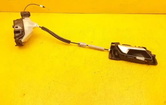 Citroen DS7 Crossback Front door lock 98201554