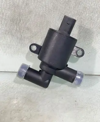 Volvo XC60 Water pump 309868010