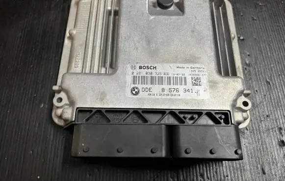 BMW 1 F20 F21 Engine control unit/module 8576341 031228323 0281030325