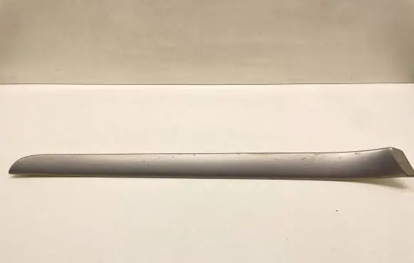 Dashboard glove box trim