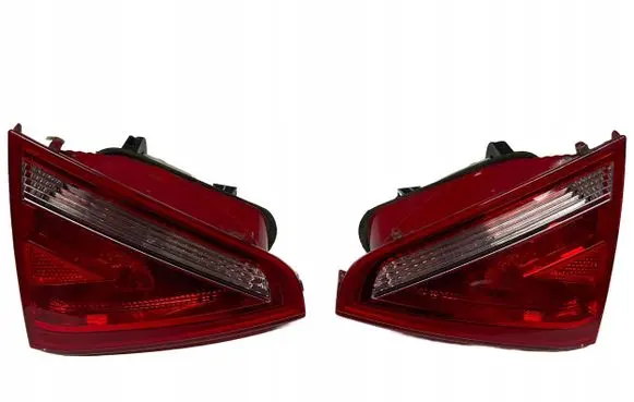 Audi A5 8T 8F Tailgate rear/tail lights 8T0945094