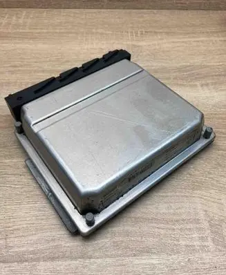 Volvo V70 Engine control unit/module ECU 09496667A 0281001776 USED