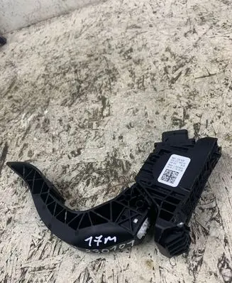Audi A4 S4 B9 Accelerator throttle pedal 8w1723523