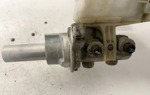 Fiat Doblo Master brake cylinder y24158 boschy24158