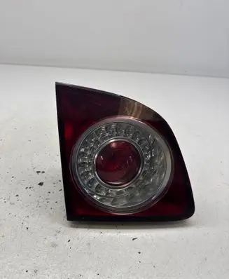 Tailgate rear/tail lights