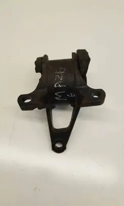 Mazda 6 Engine mount bracket