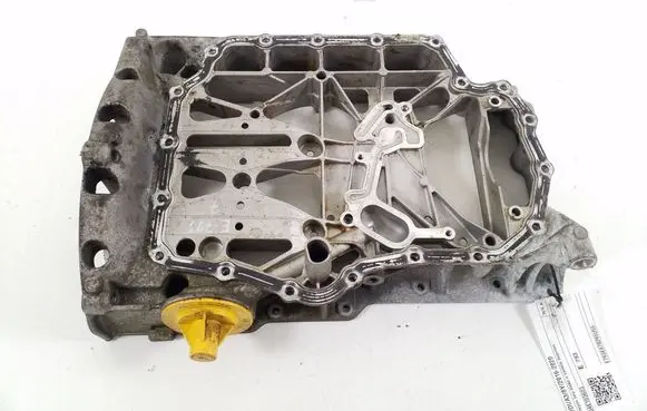 Audi A3 S3 8V Crankshaft Holder 04E103603