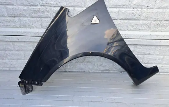 Mitsubishi Colt Fender