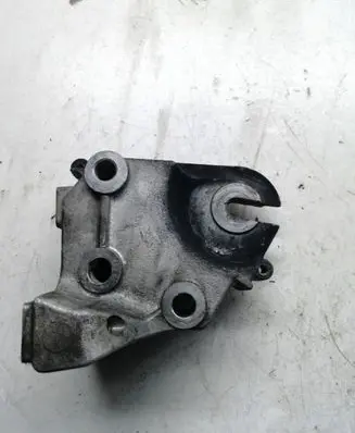 Peugeot 407 Engine mounting bracket 9645030780