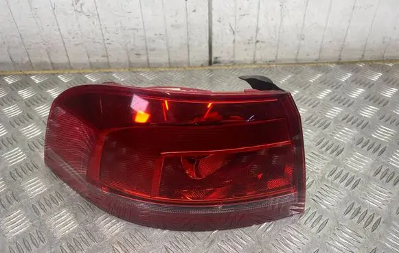 Volkswagen PASSAT B7 Rear/tail lights 3AF945095A