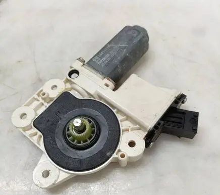 Opel Signum Front door window regulator motor 24414776 99131516 701199290F