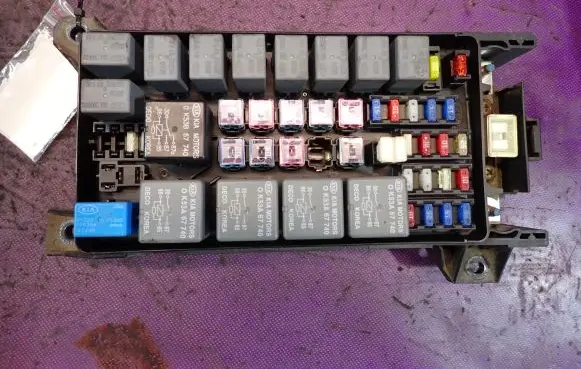 KIA Sorento Fuse box set 91160-3E020