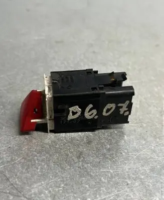 Volkswagen PASSAT B6 Hazard light switch 3C8953509
