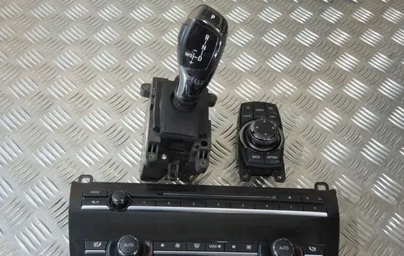 BMW 7 F01 F02 F03 F04 Tailgate/trunk/boot open switch 