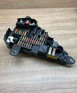 BMW 5 E60 E61 Fuse module 6906588 6906603