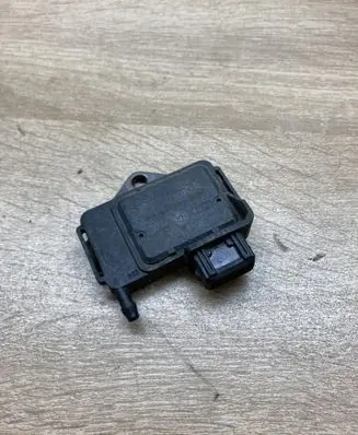 Peugeot 106 Air pressure sensor 0261230004