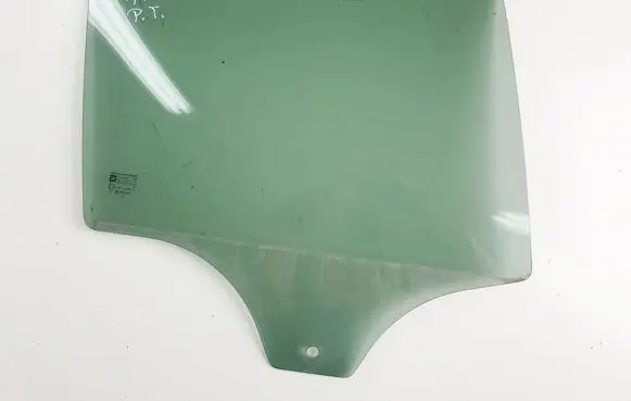Opel Corsa D Rear vent window glass 43R000010 E000269 DOT741AS3M1235