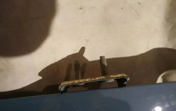 Volvo V50 Tailgate/trunk/boot hinge