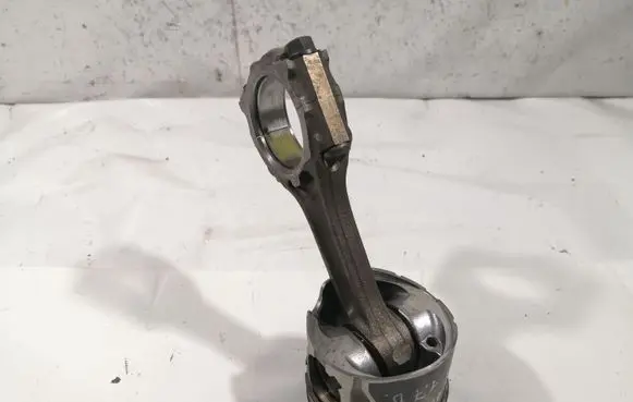 Opel Zafira B Piston with connecting rod