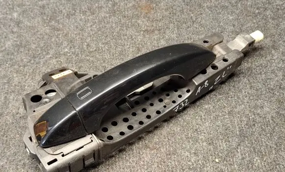 Audi A8 S8 D4 4H Rear door exterior handle 4H0839885