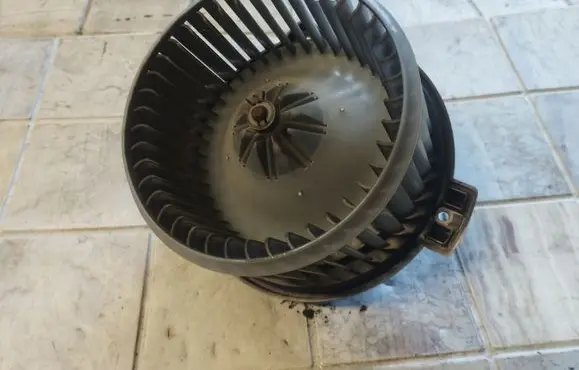 Toyota RAV 4 (XA20) Heater fan/blower 194000145011D