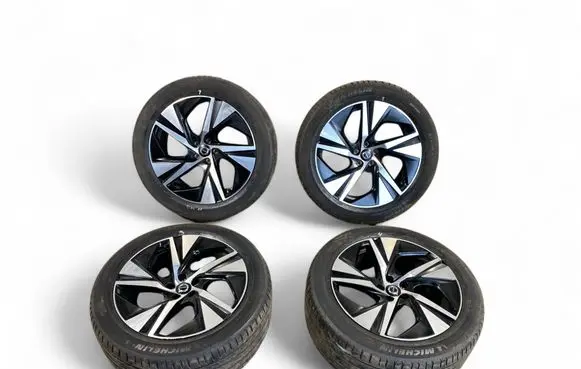 Volvo XC90 R20 alloy rim 32209411