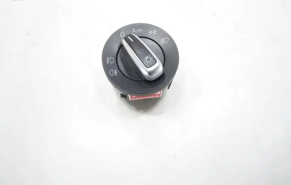 Volkswagen PASSAT B7 Light switch