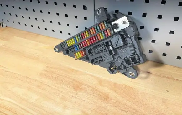 BMW 5 E60 E61 Fuse box set 9138830 518956057