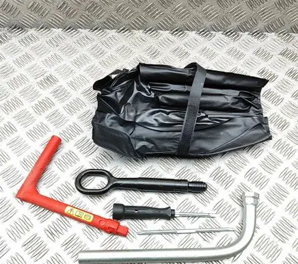 Audi A4 S4 B9 8W Tool set 8W0713201A 8W0012219