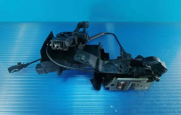 Ford Focus Front door lock BM5AA21812BC