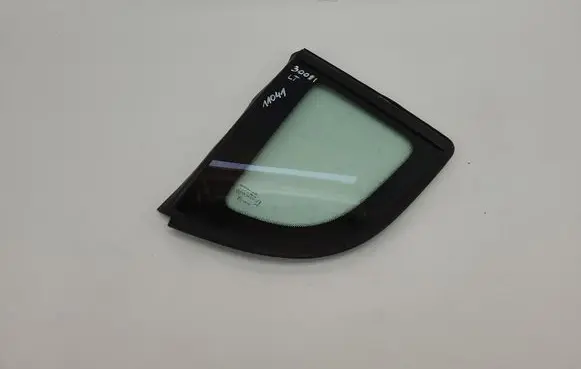Peugeot 3008 I Rear side window