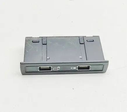 Mercedes-Benz GLA W156 X156 USB socket connector A1728202100