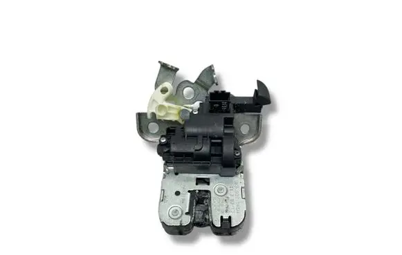 Skoda Superb B6 (3T) Tailgate/trunk/boot lock/catch/latch 8k9827505a