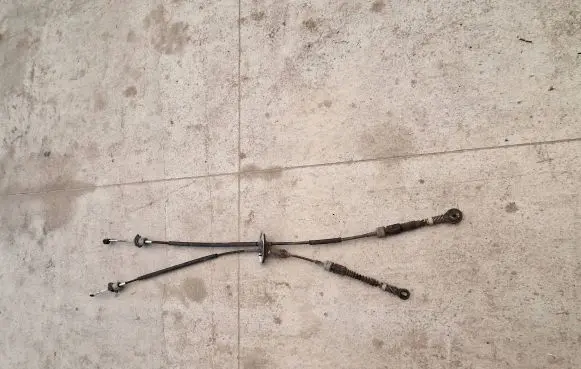 Gear shift cable linkage