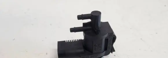 Audi A6 S6 C5 4B Turbo solenoid valve 1J0906283C