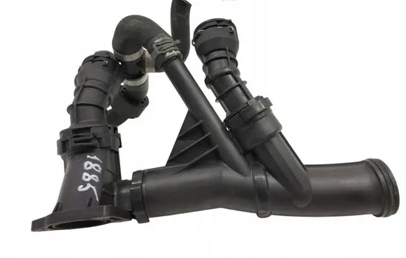 Volkswagen PASSAT B8 Thermostat housing 
