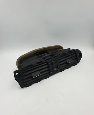 BMW 5 E60 E61 Dash center air vent grill 6910734 7009275