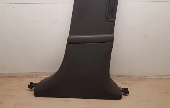 (B) pillar trim (bottom)