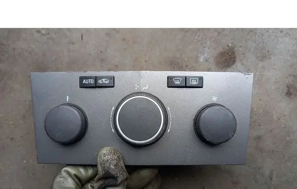 Opel Zafira B Air conditioning/heating control unit 