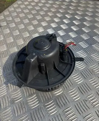 Volkswagen Golf VI Heater fan/blower 1K1819015C