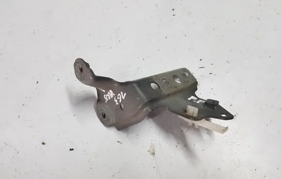 Toyota Yaris Fender mounting bracket 