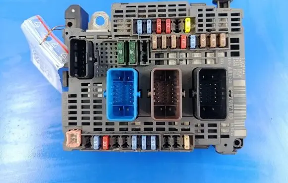 Fuse box set