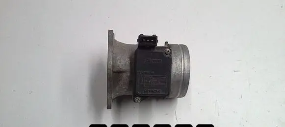 Audi A4 S4 B5 8D Mass air flow meter 037906461B