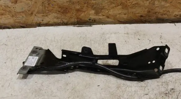 Audi A4 S4 B9 Fender mounting bracket 8W0821136C
