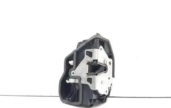 BMW X3 E83 Front door lock 7202144