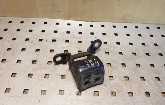 Honda CR-V Rear door upper hinge