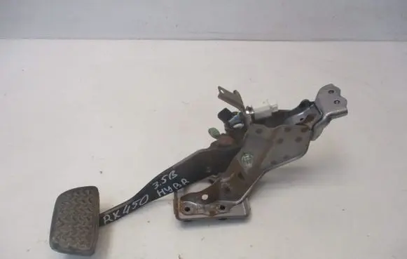 Lexus RX 450H Brake pedal