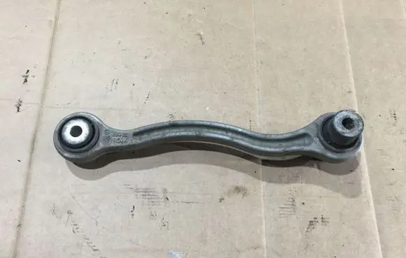 Mercedes-Benz C W205 Rear control arm A20402