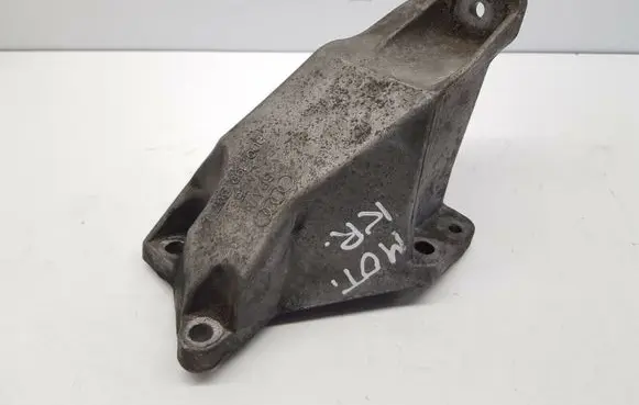 Volkswagen PASSAT B5.5 Engine mounting bracket 8D0199307L