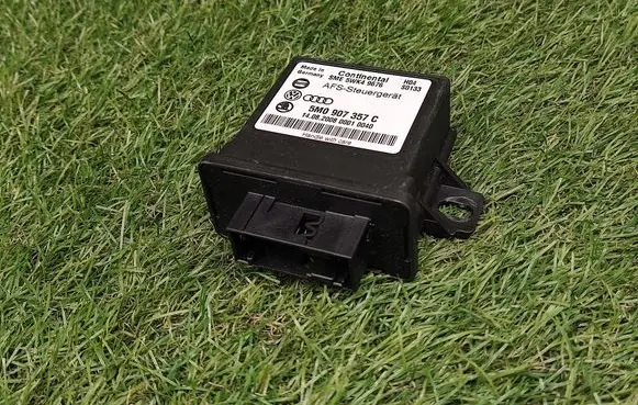 Volkswagen PASSAT CC Light module LCM 5M0907357C 5WK49676
